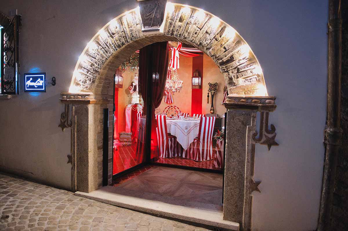 The Arch of Wishes and Santa’s Living Room